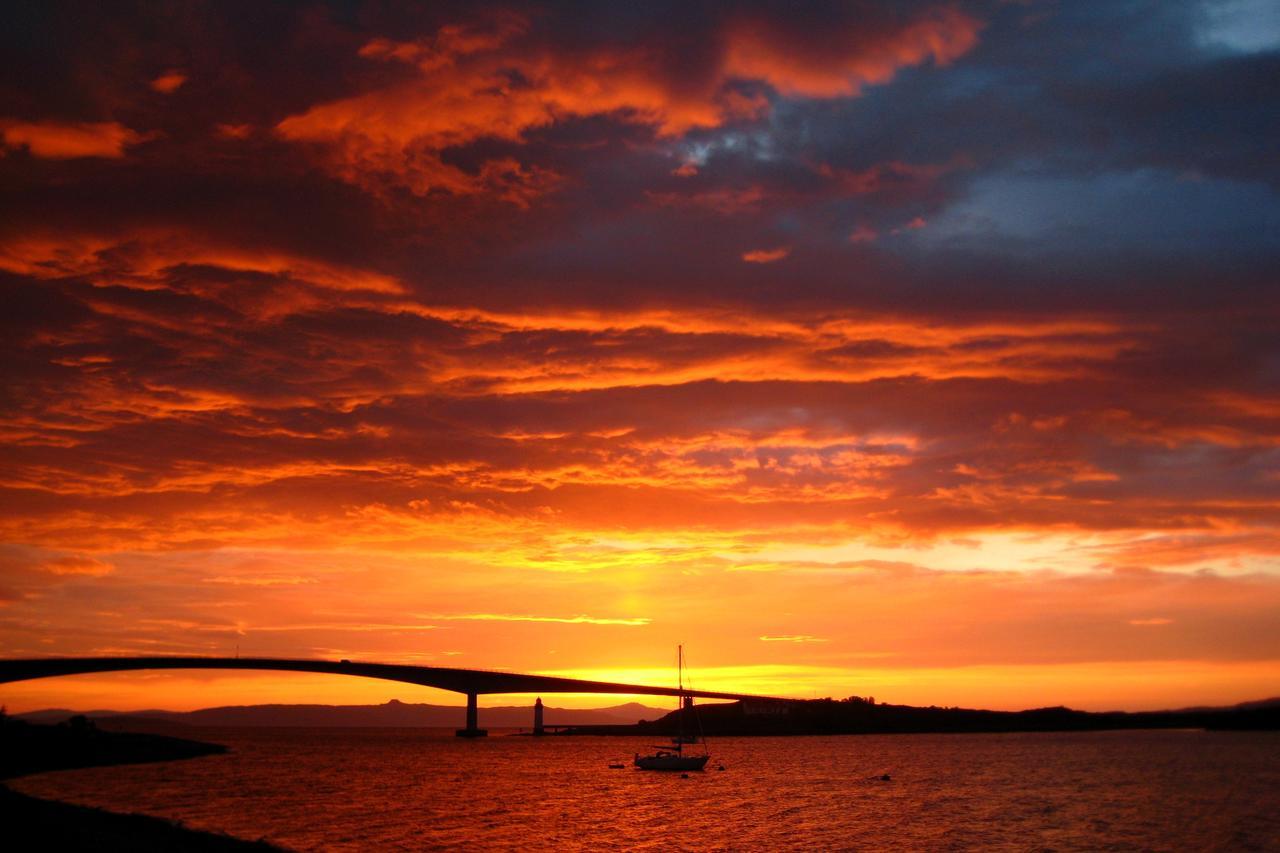 Skye Backpackers Pansiyon Kyleakin Dış mekan fotoğraf