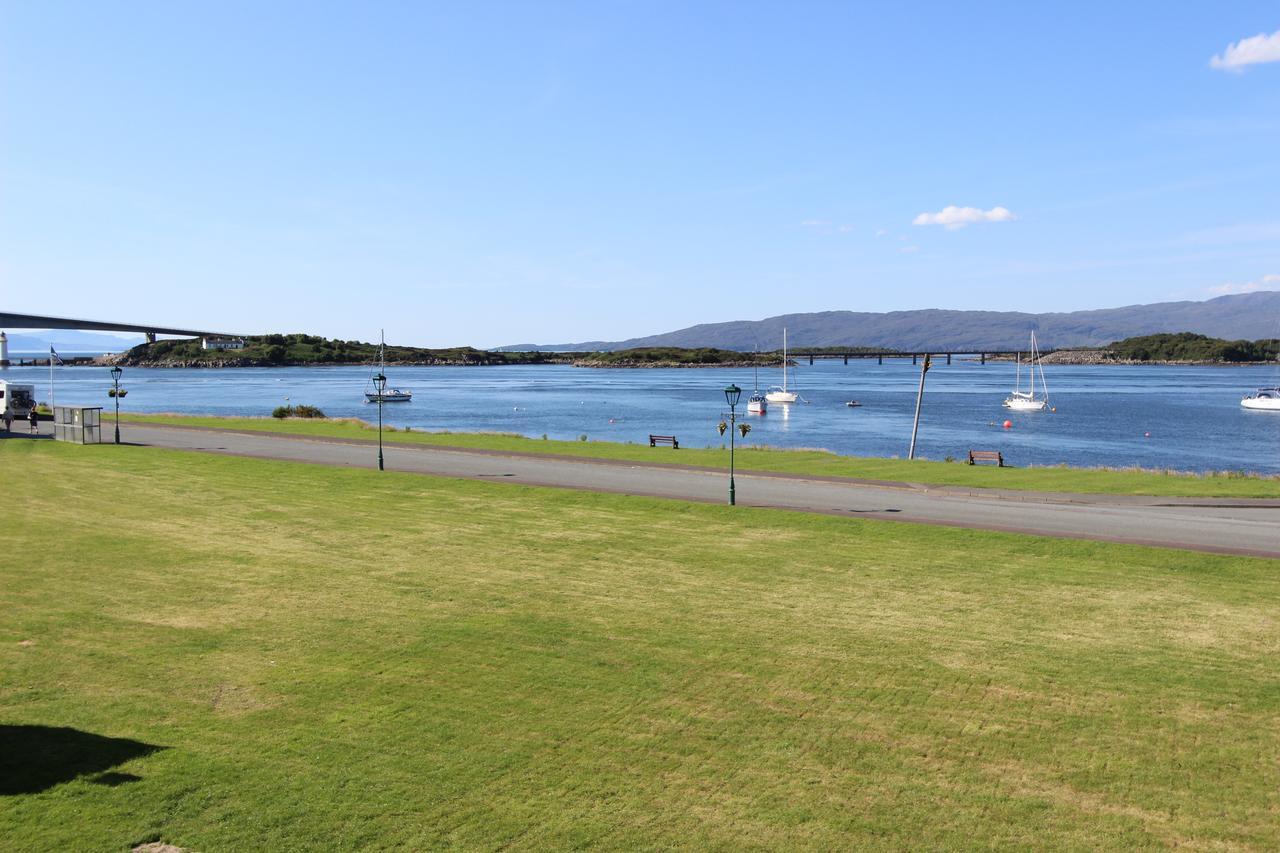 Skye Backpackers Pansiyon Kyleakin Dış mekan fotoğraf
